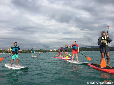 Activité paddle entre collègue sur le lac