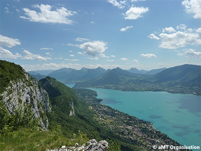 paysage lac et montagne