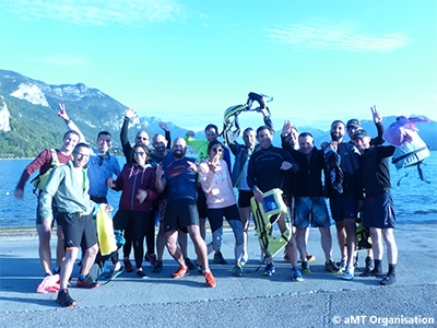 Photo équipe régate à voile lac