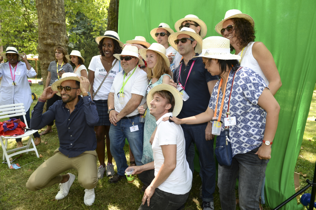 Photo souvenir d'équipe réalisée pendant une animation photobooth lors d'un événement d'entreprise